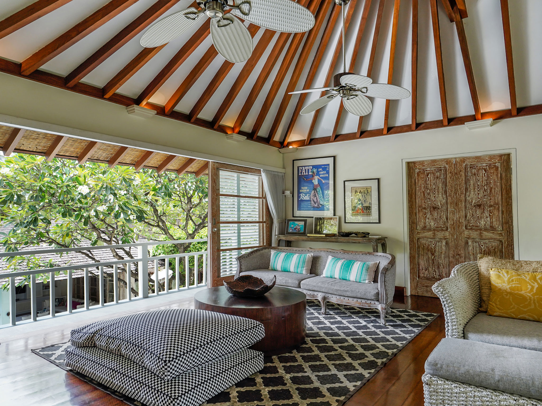 Villa Jajaliluna - media room and pool